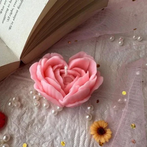 Rose bloom candle